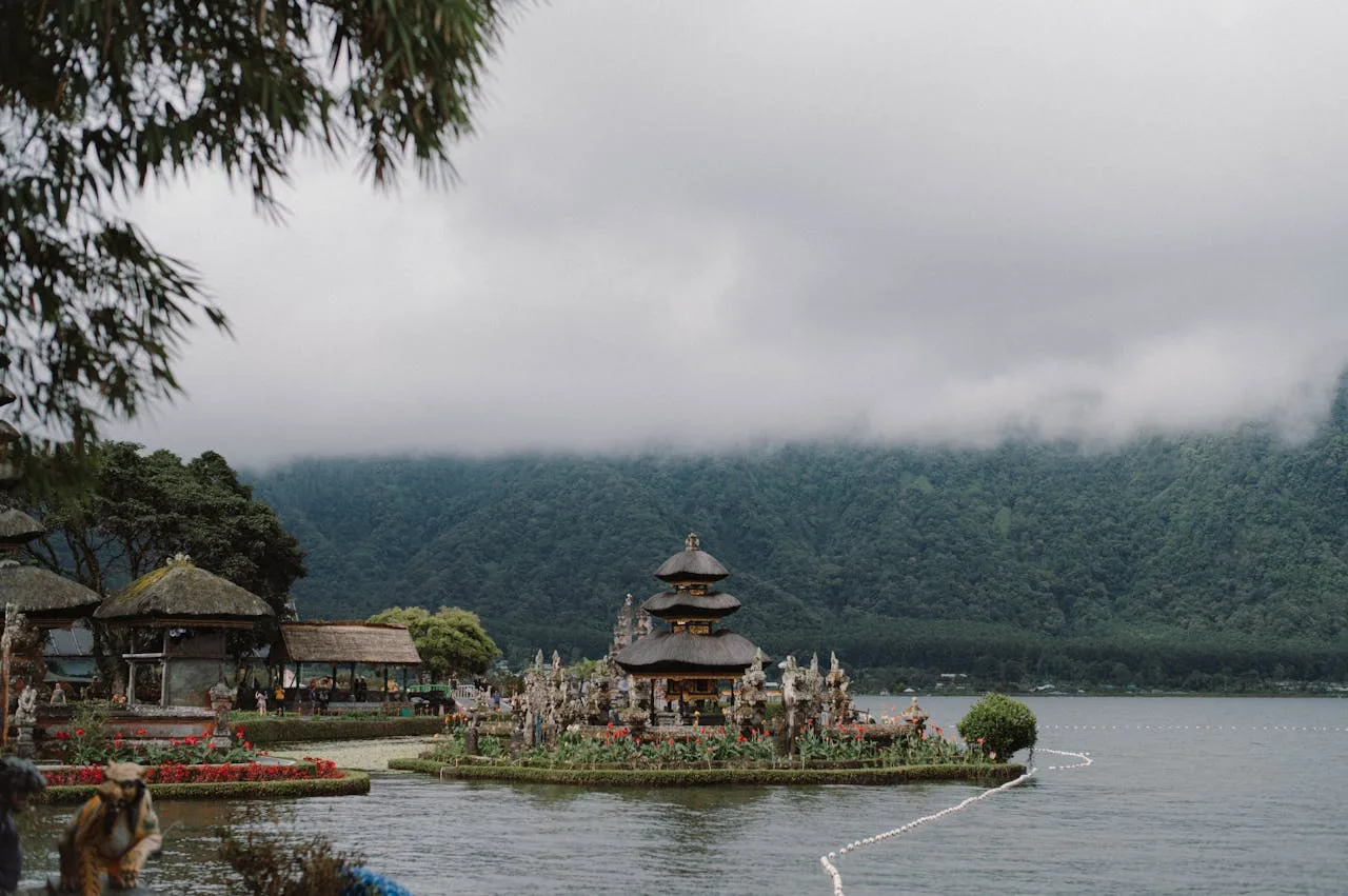Immersive Travel
                                         Ex - 问鼎app